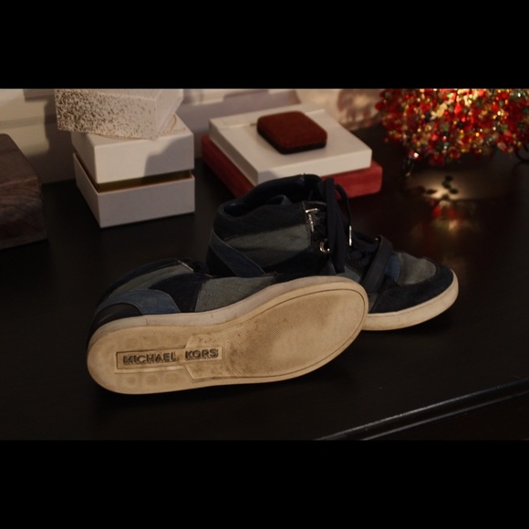 Michael Kors Vintage Sneakers - Picture 2 of 3